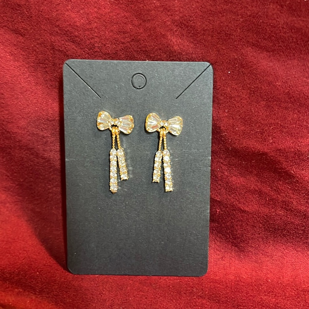 #124.Earrings-Bows withRhinestones in gold plated setting-Fashion